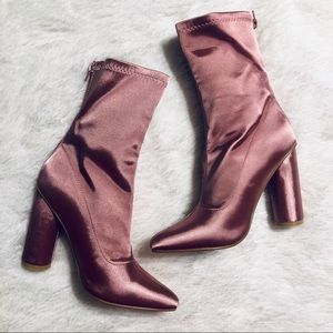 🎉HOST PICK🎉 Yoki Stretch Sock Booties - Pink